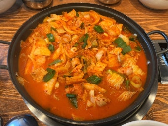 통돼지 김치찌개